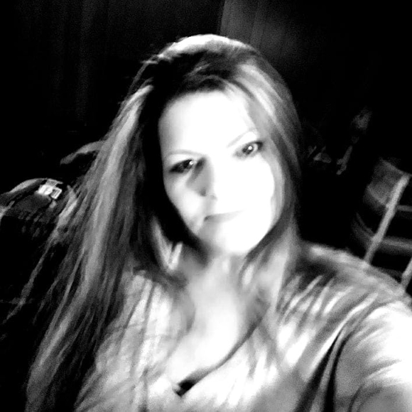 Meet your Posher, Tonya - Picture 1 of 1